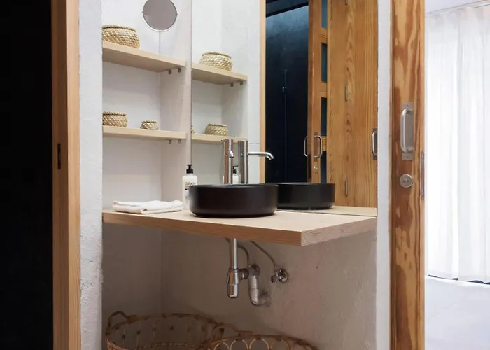 11 Homes Apartment *