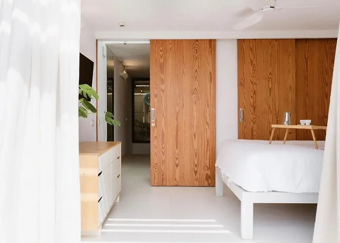 11 Homes Apartment *